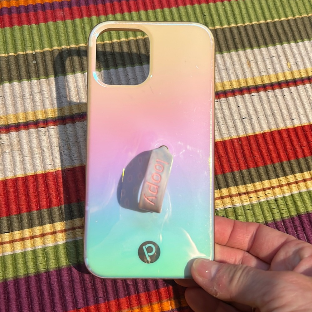 White Opal Loopy iPhone 14 Pro . no bag